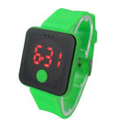Montre-bracelet colorée faite sur commande de LED Digital avec la courroie molle, batterie au lithium