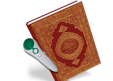 Le Quran islamique de visage de sourire apprenant le stylo pour le cadeau, Quran saint a lu le stylo